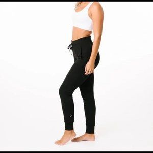 Zyia Ascend Joggers (Black) - Size Large, fit more like a medium